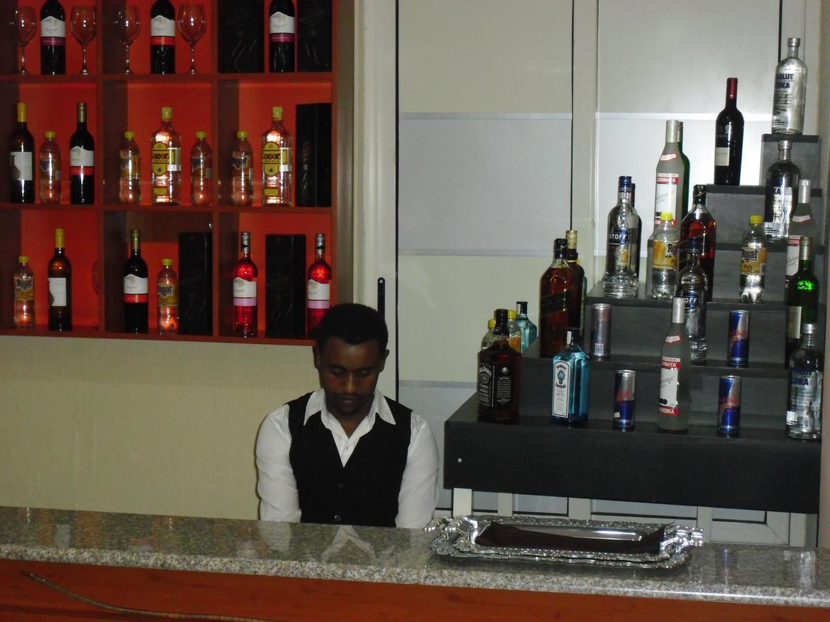 C Fun Addis Hotel Buitenkant foto