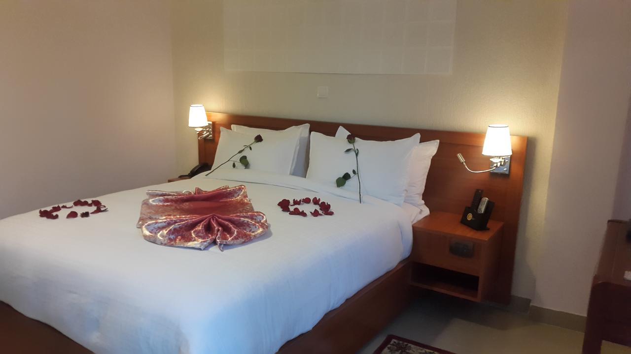 C Fun Addis Hotel Buitenkant foto