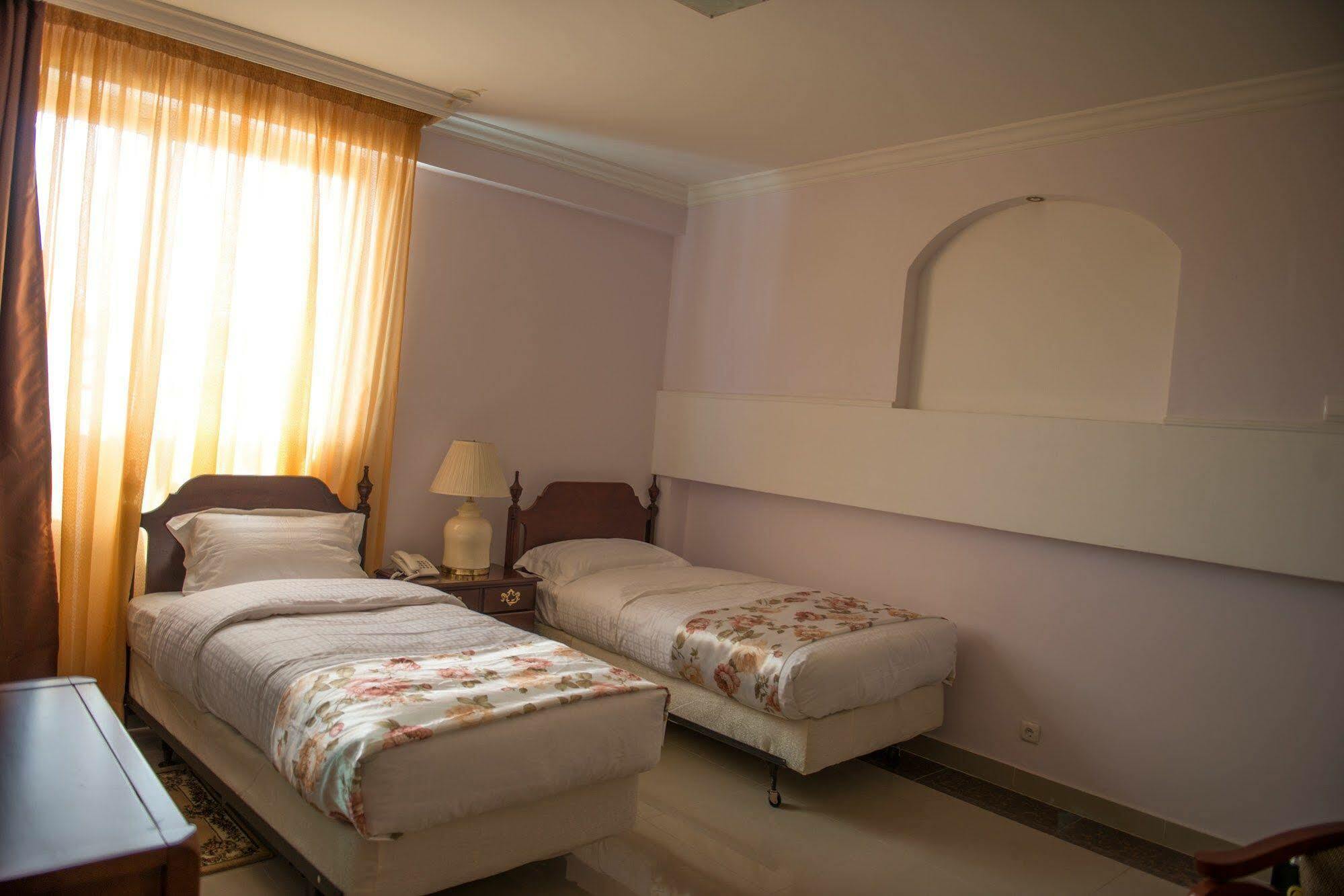 C Fun Addis Hotel Buitenkant foto
